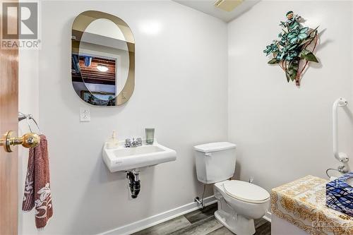 2577 Highway 174 Road, Ottawa, ON - Indoor Photo Showing Bathroom