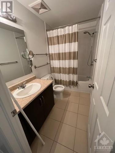 326 Everest Private Unit#A, Ottawa, ON - Indoor Photo Showing Bathroom