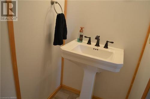 208 W Sweezy Street, Trout Creek, ON - Indoor Photo Showing Bathroom