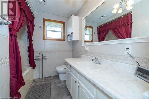 775 21St Street E, Owen Sound, ON - Indoor Photo Showing Bathroom