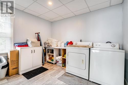 346 Robson, Leamington, ON - Indoor Photo Showing Laundry Room