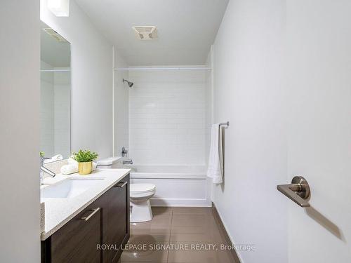 515-169 Fort York Blvd, Toronto, ON - Indoor Photo Showing Bathroom