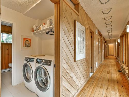 Laundry room - 750 Ch. Des Hauteurs, Sainte-Marguerite-Du-Lac-Masson, QC - Indoor Photo Showing Laundry Room