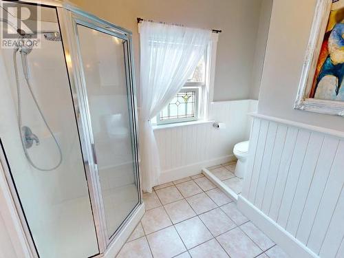 5662 Marine Ave, Powell River, BC - Indoor Photo Showing Bathroom