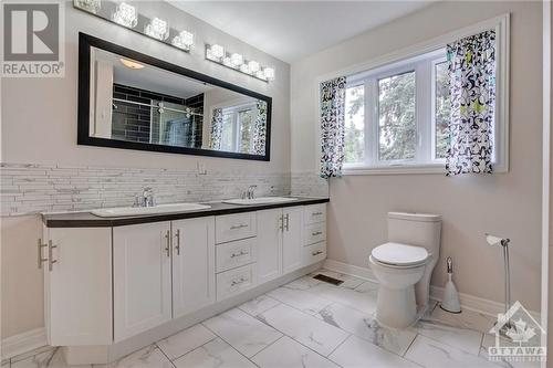 303 Blair Road, Ottawa, ON - Indoor Photo Showing Bathroom