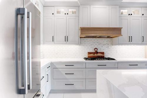 79 Kaufman Drive, Binbrook, ON - Indoor Photo Showing Kitchen With Upgraded Kitchen