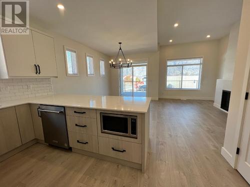 8000 Vedette Drive Unit# 23, Osoyoos, BC - Indoor Photo Showing Kitchen
