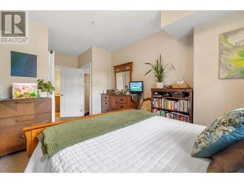 2551 Shoreline Drive Unit# 105, Lake Country, BC - Indoor Photo Showing Bedroom