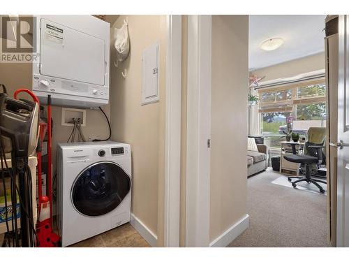 2551 Shoreline Drive Unit# 105, Lake Country, BC - Indoor Photo Showing Laundry Room