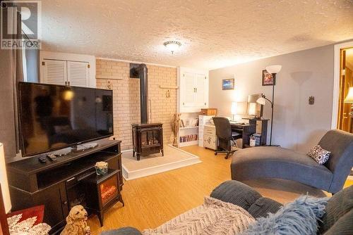 4254 Marlene Court, Greater Sudbury, ON - Indoor Photo Showing Living Room With Fireplace