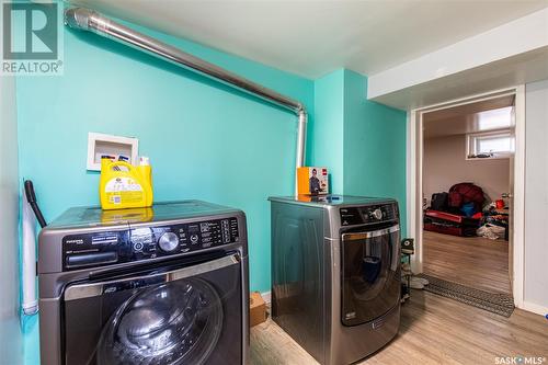 1116 1St Avenue Nw, Moose Jaw, SK - Indoor Photo Showing Laundry Room