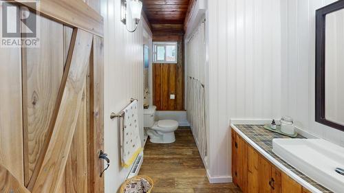4926 Gloinnzun Crescent, 108 Mile Ranch, BC - Indoor Photo Showing Bathroom