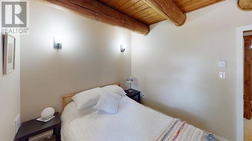 4926 Gloinnzun Crescent, 108 Mile Ranch, BC - Indoor Photo Showing Bedroom