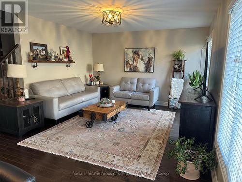 4182 Prudham Avenue, Burlington, ON - Indoor Photo Showing Living Room