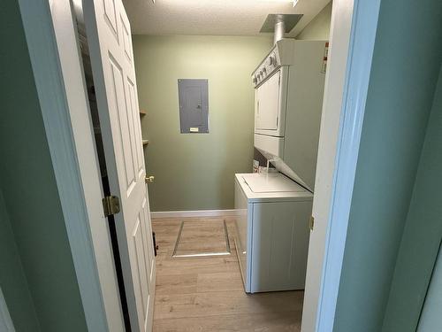 3-2760 Voght Street, Merritt, BC - Indoor Photo Showing Laundry Room