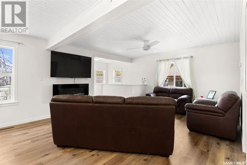 112 Green Avenue, Regina Beach, SK - Indoor Photo Showing Living Room With Fireplace