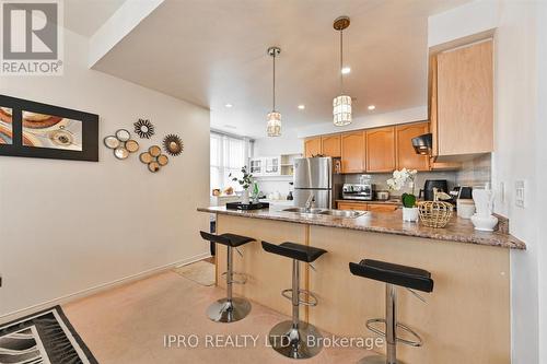 67 - 760 Lawrence Avenue W, Toronto, ON - Indoor Photo Showing Kitchen
