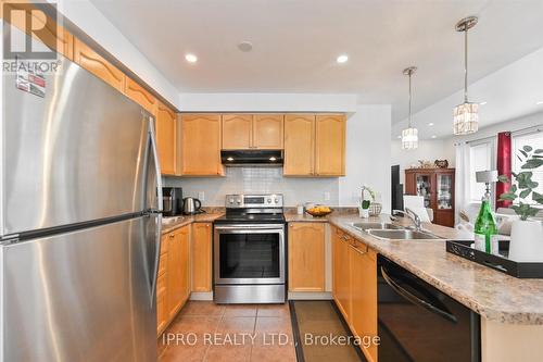 67 - 760 Lawrence Avenue W, Toronto, ON - Indoor Photo Showing Kitchen With Double Sink
