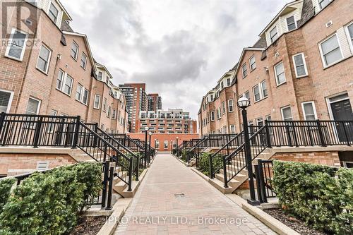 67 - 760 Lawrence Avenue W, Toronto, ON - Outdoor