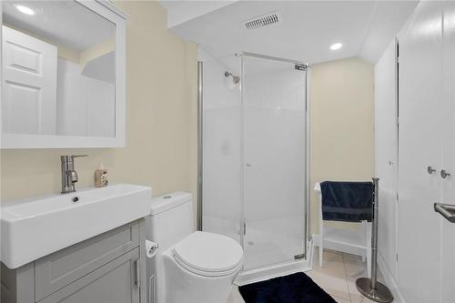 11 Pirie Drive|Unit #20, Dundas, ON - Indoor Photo Showing Bathroom
