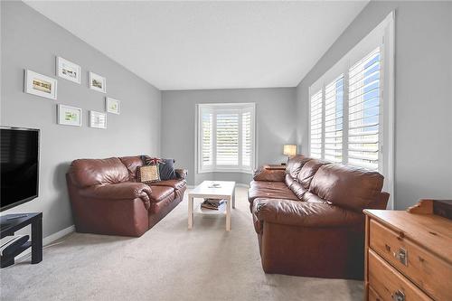 11 Pirie Drive|Unit #20, Dundas, ON - Indoor Photo Showing Living Room