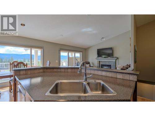 3516 Camelback Drive, Kelowna, BC - Indoor Photo Showing Kitchen With Double Sink