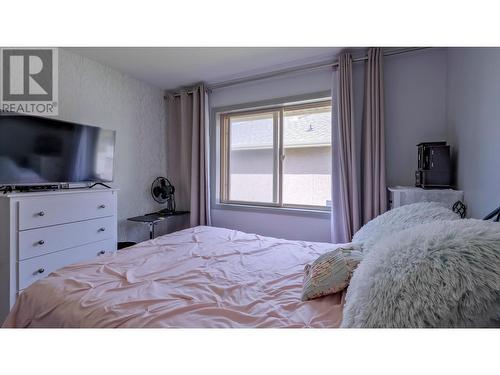3516 Camelback Drive, Kelowna, BC - Indoor Photo Showing Bedroom