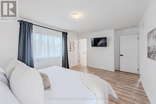 79 Elliot Avenue W, Centre Wellington, ON - Indoor Photo Showing Bedroom
