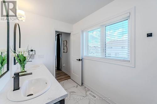 79 Elliot Avenue W, Centre Wellington, ON - Indoor Photo Showing Bathroom