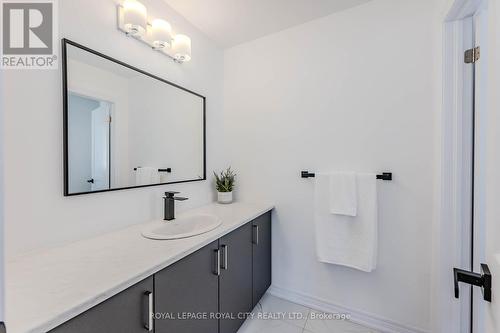 79 Elliot Avenue W, Centre Wellington, ON - Indoor Photo Showing Bathroom