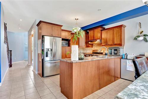 98 Kendrick Court, Ancaster, ON - Indoor Photo Showing Kitchen