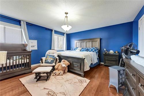 98 Kendrick Court, Ancaster, ON - Indoor Photo Showing Bedroom