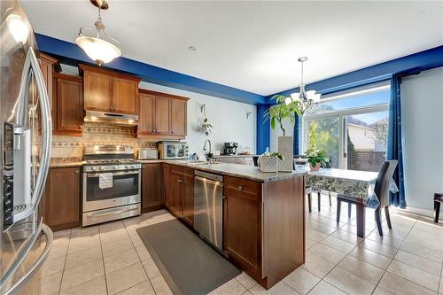 98 Kendrick Court, Ancaster, ON - Indoor Photo Showing Kitchen