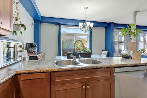 98 Kendrick Court, Ancaster, ON - Indoor Photo Showing Kitchen With Double Sink