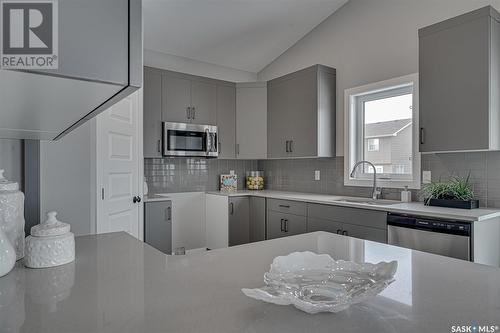 3205 Green Turtle Road, Regina, SK - Indoor Photo Showing Kitchen With Upgraded Kitchen