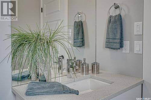 3205 Green Turtle Road, Regina, SK - Indoor Photo Showing Bathroom