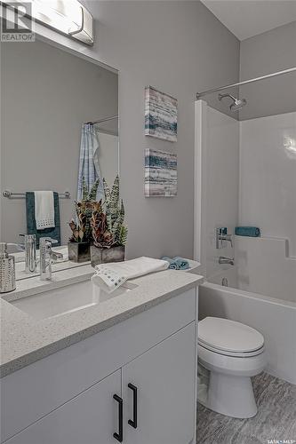 3205 Green Turtle Road, Regina, SK - Indoor Photo Showing Bathroom