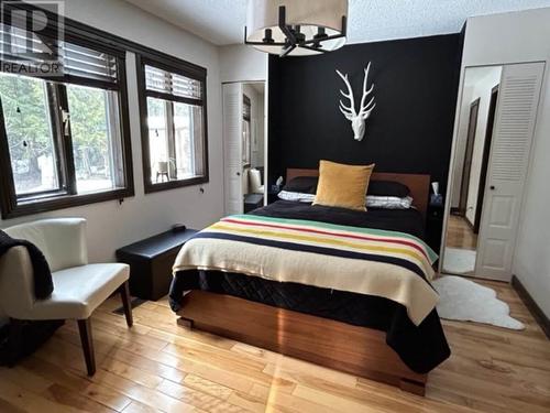 3025 Camozzi Road, Revelstoke, BC - Indoor Photo Showing Bedroom