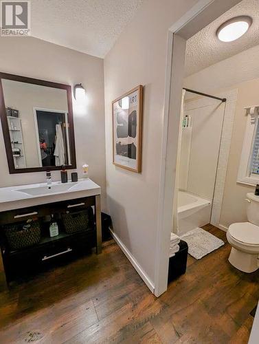 3025 Camozzi Road, Revelstoke, BC - Indoor Photo Showing Bathroom