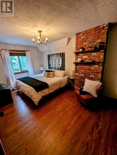 3025 Camozzi Road, Revelstoke, BC - Indoor Photo Showing Bedroom