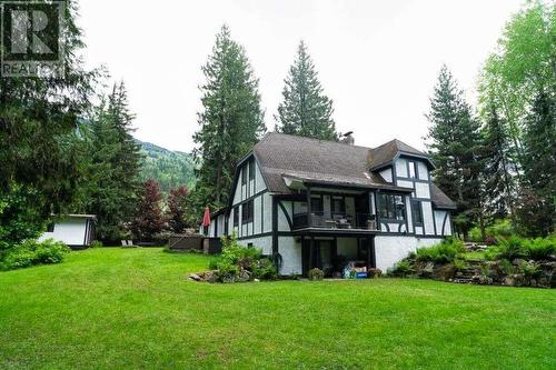 3025 Camozzi Road, Revelstoke, BC - Outdoor