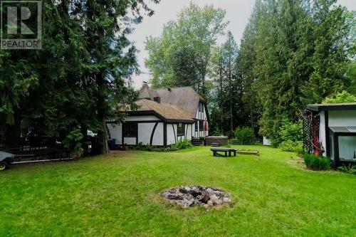 3025 Camozzi Road, Revelstoke, BC - Outdoor