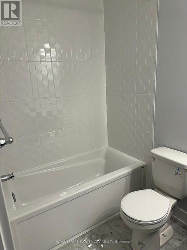 724 Rouncey Road, Ottawa, ON - Indoor Photo Showing Bathroom