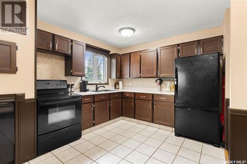 339 Trifunov Crescent, Regina, SK - Indoor Photo Showing Kitchen