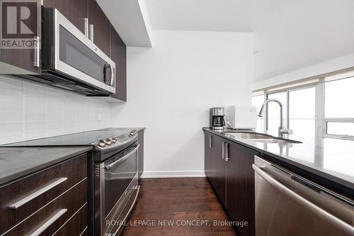 3203 - 2212 Lake Shore Boulevard W, Toronto, ON - Indoor Photo Showing Kitchen With Upgraded Kitchen