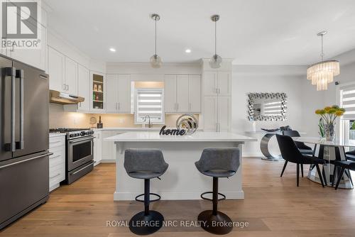 29 Abbott Place, Pelham, ON - Indoor Photo Showing Kitchen With Upgraded Kitchen