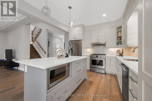 29 Abbott Place, Pelham, ON - Indoor Photo Showing Kitchen With Upgraded Kitchen