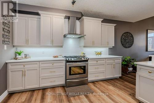 34 Treeview Drive, Woolwich, ON - Indoor Photo Showing Kitchen