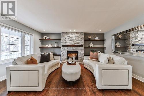 881 Goodwin Road, Mississauga, ON - Indoor Photo Showing Living Room With Fireplace