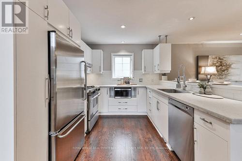 881 Goodwin Road, Mississauga, ON - Indoor Photo Showing Kitchen With Upgraded Kitchen